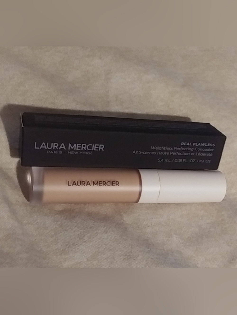 Laura Mercier Real Flawless Weightless Perfecting Serum Concealer in 2C1 New!! - Picture 6 of 7
